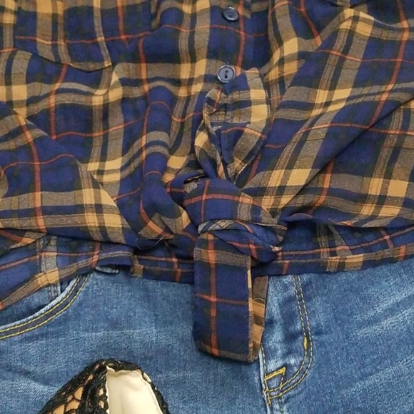 🌲Button Down shirt🌲 - Picture 6 of 7